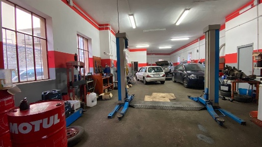 Foto Locale commerciale in via zerbini, Montefiascone Centro di 450 m²