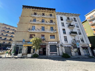 Foto Locale commerciale in viale della Repubblica 351, Cosenza di 45 m²