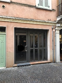 Foto Attività commerciale a Mantova Centro di 72 m² con 3 locali in affitto
