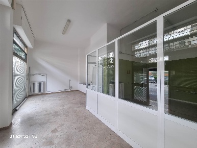 Foto Magazzino a Firenze Careggi - Rifredi - Dalmazia di 61 m² con 2 locali