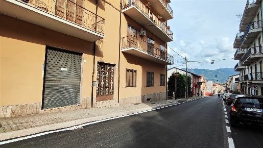 Foto Negozio in VIA F.LLI PASCALE 18, Montella di 55 m² con 2 locali