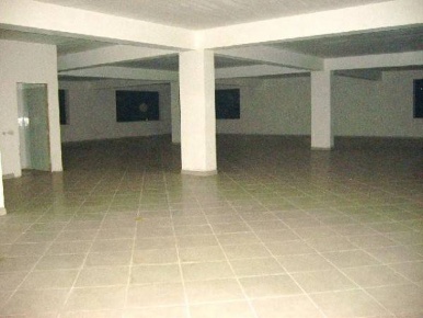 Foto Negozio a Santo Stefano del Sole di 1200 m² in affitto