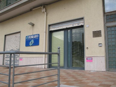 Foto Locale commerciale a Canicattì di 200 m² con 1 locali in vendita
