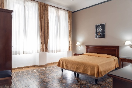 Foto Attività commerciale a Firenze Santa Maria Novella di 500 m²