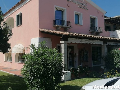 Foto Negozio a Arzachena Porto Cervo di 94 m² con 1 locali in vendita