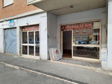 Foto Attività commerciale in Via Tina Pica, Roma Fidene di 90 m² in vendita