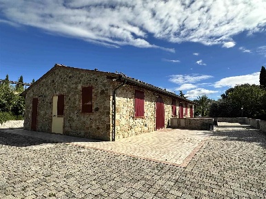 Foto Hotel a Montecatini Val di Cecina di 355 m² con 13 locali in vendita