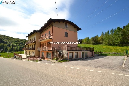Foto Negozio a San Zeno di Montagna di 165 m² con 2 locali in vendita