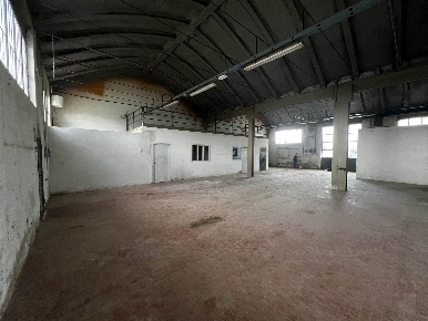 Foto Laboratorio a Reggello Centro di 250 m² con 4 locali in affitto