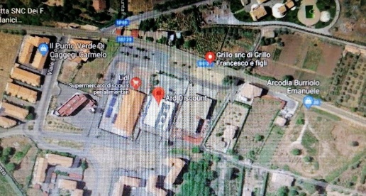 Foto Negozio a Randazzo di 1410 m² con 1 locali in vendita