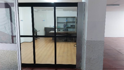 Foto Magazzino in VIA ANGELO MUSCO, Caltanissetta Centro di 465 m²