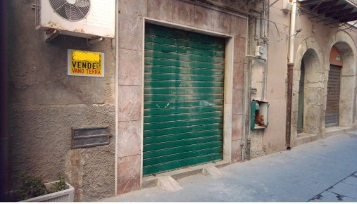 Foto Locale commerciale a Licata Centro di 90 m² con 2 locali in vendita