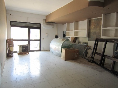 Foto Locale commerciale in VIALE DEI NORMANNI, Corigliano-Rossano di 80 m²