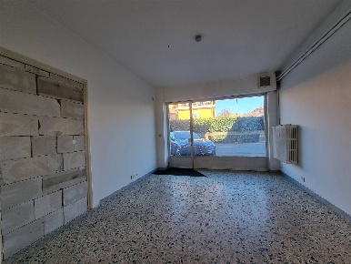 Foto Negozio a Cossato Centro di 41 m² con 2 locali in affitto