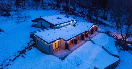 Foto Hotel a Fénis Chez Croiset di 600 m² con 13 locali in vendita