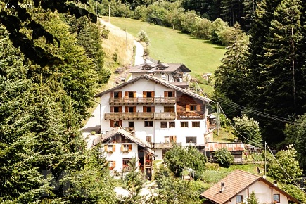 Foto Hotel a Aldino di 1355 m² con 31 locali in vendita