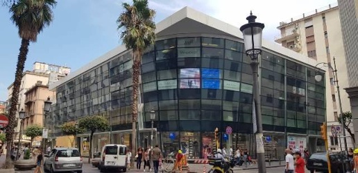 Foto Attività commerciale in corso v. emanuele, Salerno Centro di 50 m²