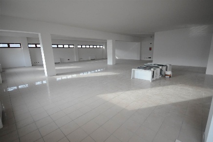 Foto Ufficio a Quarrata di 230 m² con 2 locali in affitto