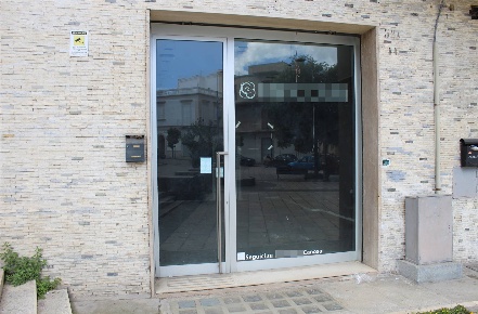 Foto Locale commerciale a Canosa di Puglia Centro di 60 m² con 2 locali