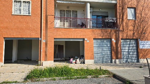 Foto Locale commerciale in VIA NOCERA TERINESE, Roma Rocca Cencia di 50 m²