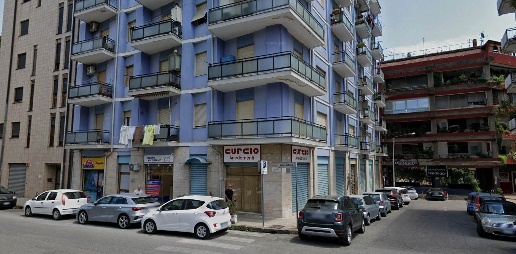 Foto Negozio in piazza tribunale, Cosenza Panebianco - Tribunale di 56 m²