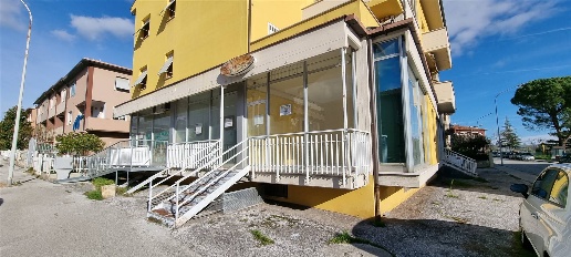 Foto Negozio a San Severino Marche Centro di 50 m² in vendita