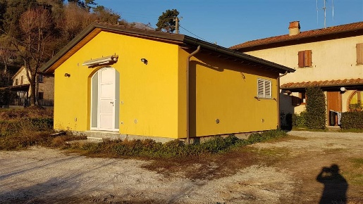 Foto Magazzino a Camaiore Camaiore Paese di 40 m² in vendita