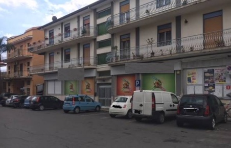 Foto Negozio a Fiumefreddo di Sicilia Centro di 905 m² con 1 locali