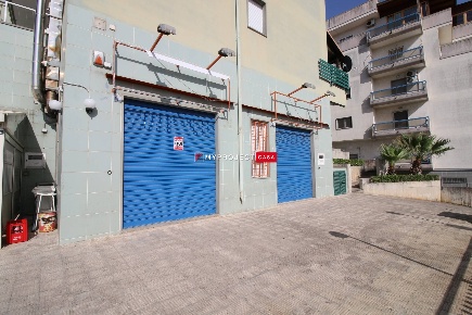Foto Negozio in Via Cesare Pavese 60 bis, Martina Franca di 150 m²