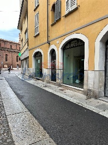 Foto Negozio in Via Poggiali 4, Piacenza Centro Storico di 55 m² in vendita