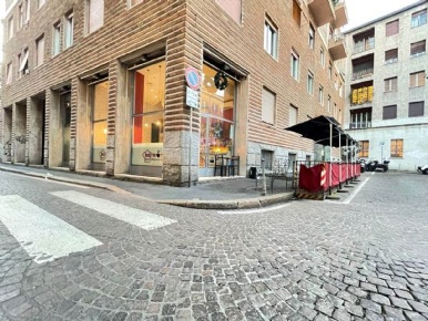 Foto Attività commerciale in Via Santa Maria Valle 4, Milano Carrobbio