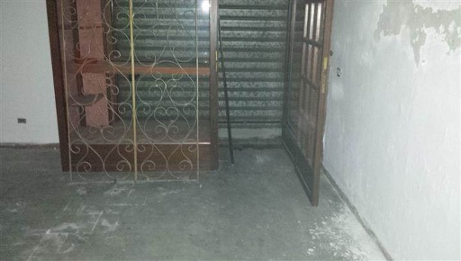 Foto Negozio a Livorno Cisternone di 50 m² con 3 locali in vendita