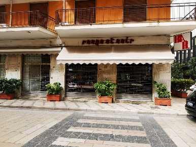 Foto Negozio a Brindisi Centro Storico di 400 m² con 3 locali in affitto