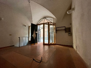 Foto Negozio a Pistoia Centro Storico di 54 m² in affitto