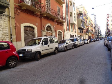 Foto Negozio in Via Celentano  77, Bari Umbertina - Madonnella di 35 m²