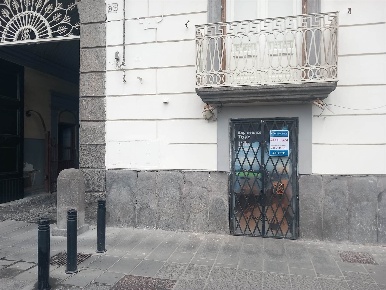 Foto Negozio in Riviera di Chiaia 202, Napoli Chiaia di 50 m² con 2 locali