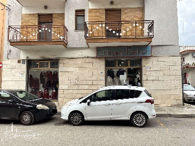 Foto Negozio in VIA ADUA 44, Palagiano di 144 m² con 1 locali in vendita