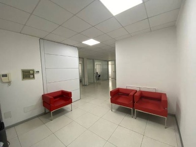 Foto Ufficio a Parma San Prospero di 130 m² con 6 locali in vendita