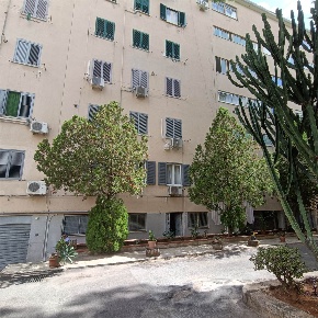 Foto Magazzino a Palermo Calatafimi Bassa - Indipendenza di 25 m²
