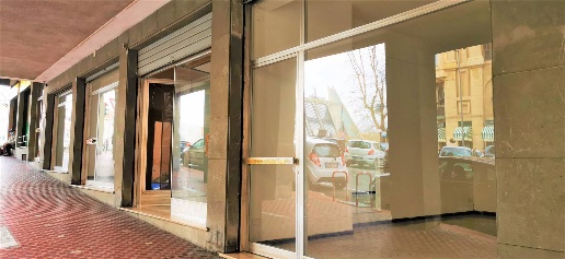 Foto Locale commerciale a Savona Oltreletimbro, Santa Rita di 150 m²