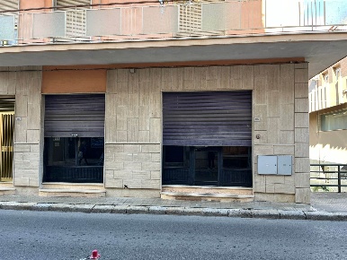 Foto Negozio in Corso Nunzio Costa n. 107, Pachino Centro di 55 m²