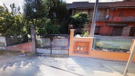 Foto Negozio a Latina Latina Scalo di 100 m² con 1 locali in affitto
