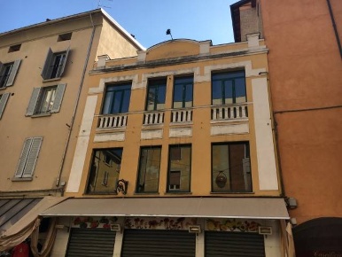 Foto Negozio in PIAZZALE SAN BARTOLOMEO 3/A, Parma Centro Storico di 234 m²