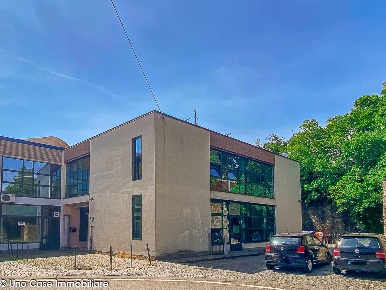 Foto Ufficio a Ivrea di 340 m² con 13 locali in vendita