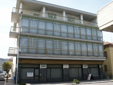 Foto Negozio in via Roma 230, Martinsicuro Centro di 900 m² con 1 locali