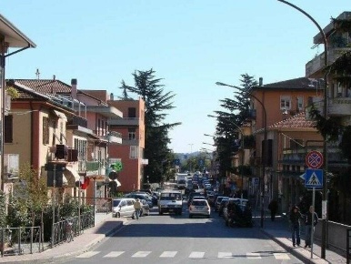 Foto Attività commerciale a Bolano Ceparana Carpena di 110 m² con 5 locali