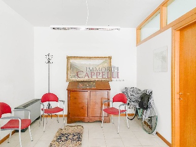 Foto Ufficio a Cesena Centro Urbano di 100 m² con 3 locali in vendita
