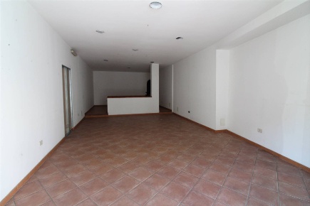 Foto Negozio in VIA GARIBALDI, Lentini di 130 m² con 1 locali in vendita