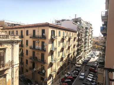 Foto Appartamento in Via Vincenzo Riolo 36, Palermo Roma - Cavour di 170 m²