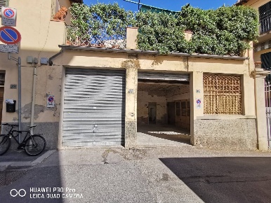 Foto Magazzino in Via Don Bosco, Firenze Beccaria - Colombo di 65 m²